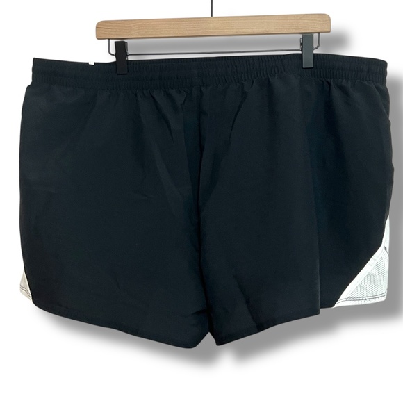 NWT Women's Under Armour Plus‎ UA Fly By Loose Fit Running Shorts Size 3XL - Picture 2 of 9